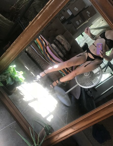 sukiiseduceyou nude star photos