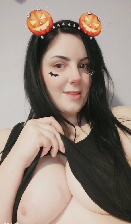 lunaceileste model top gallery