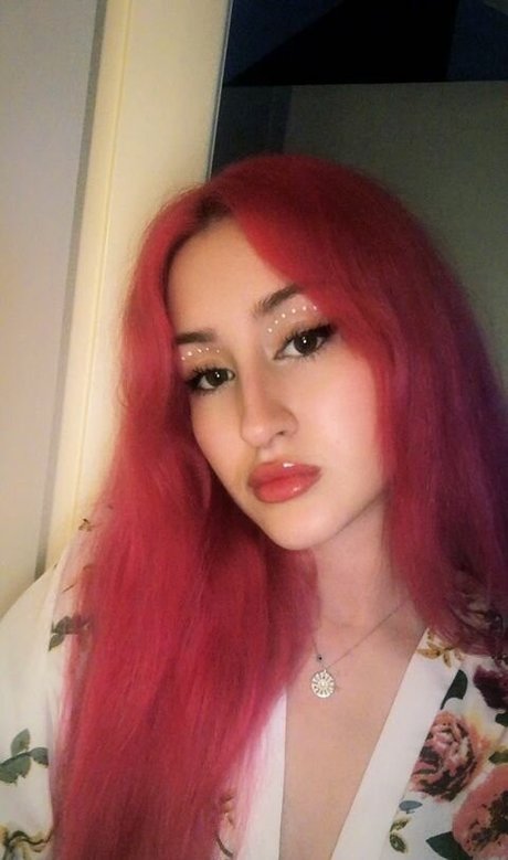 yunnatenshii nude model images