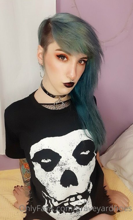 graveyardhoes model porn img