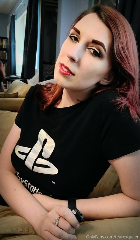 tearexqueen pornographic model image