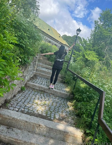 roseblackx nice actress photos