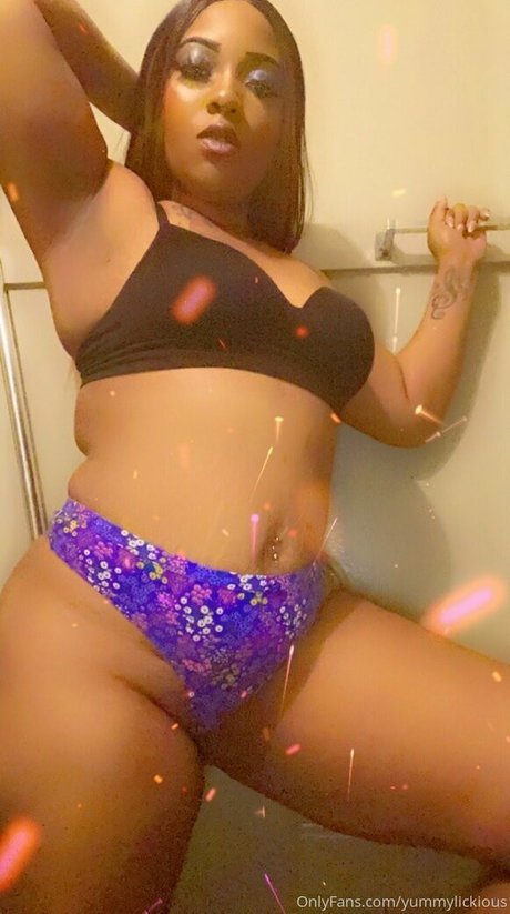 yummylickious pornographic model pic