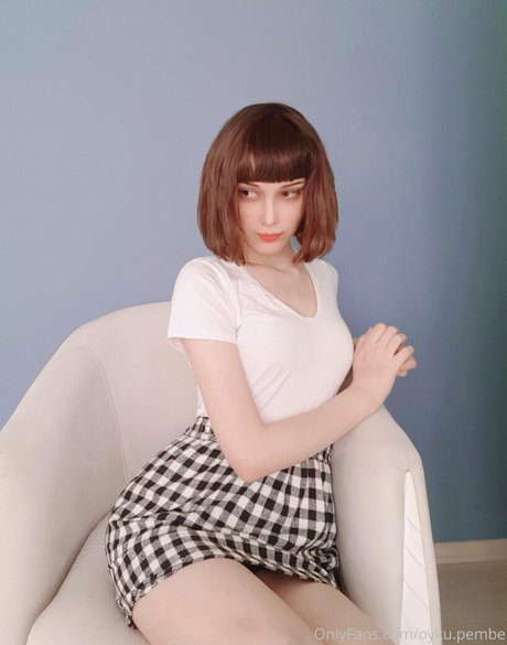 oyku pembe naked model image