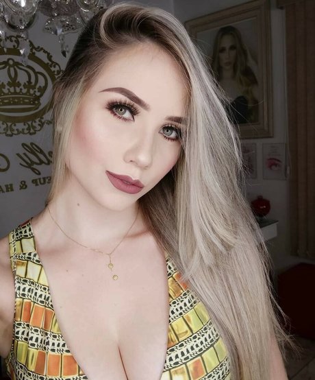 Marcelly Mello xxx model gallery