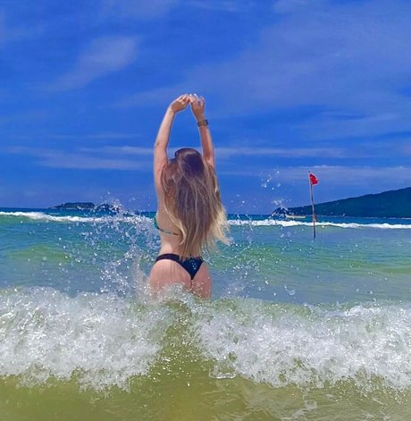 Marcelly Mello star naked photos