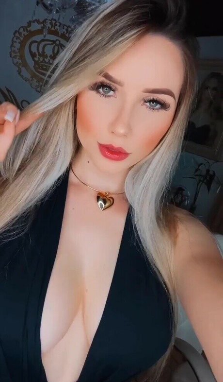 Marcelly Mello exclusive pornstar picture