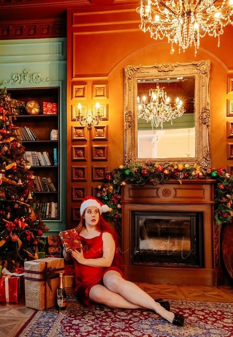 Anna Gromova pretty pornstar photos