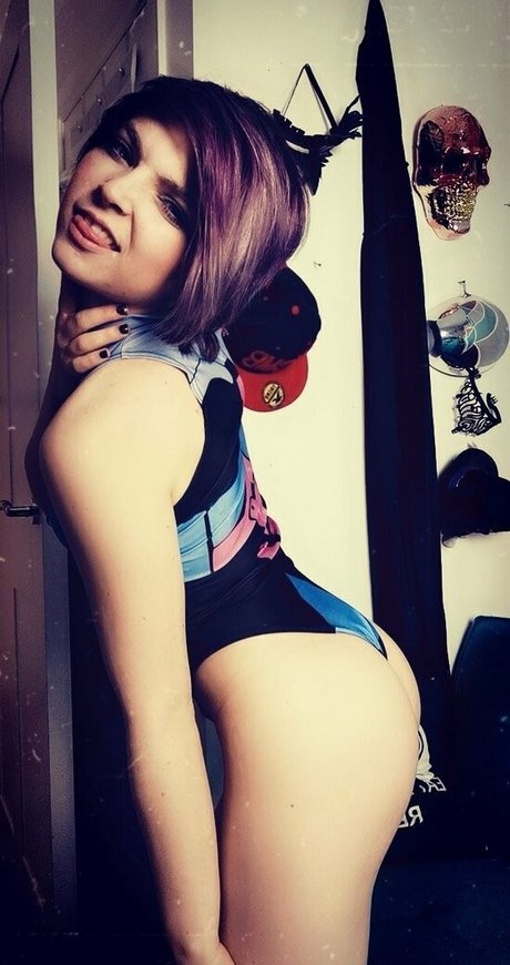 jadellewds model nude pic