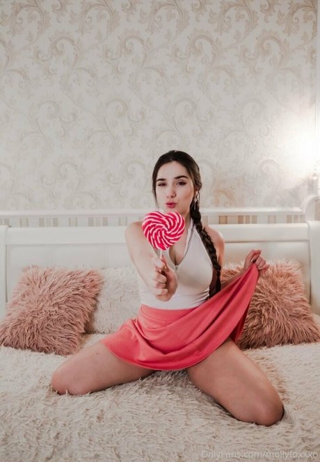 mollyfoxxxo model hot images