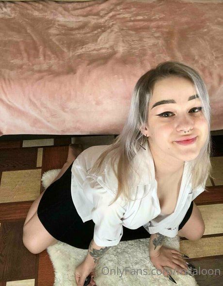 milaloon porn actress galleries