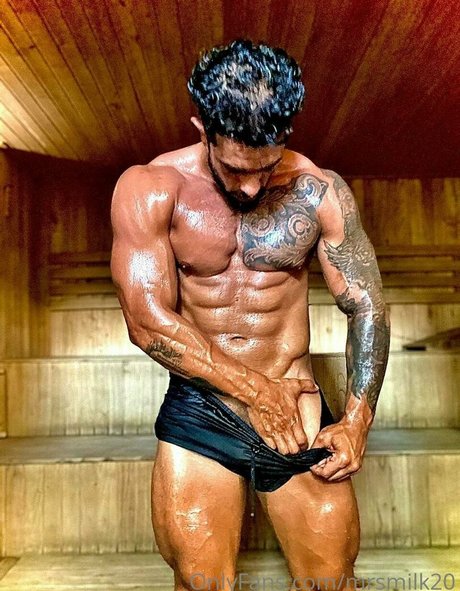 mrsmilk20 model pretty pic