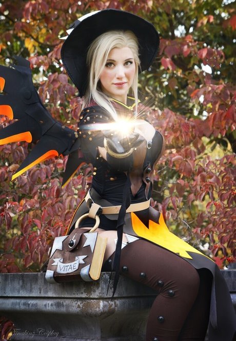 Tina Kinz erotic actress pic