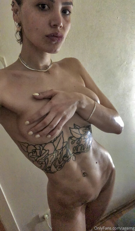 Ecem Guvenciler model nude pic