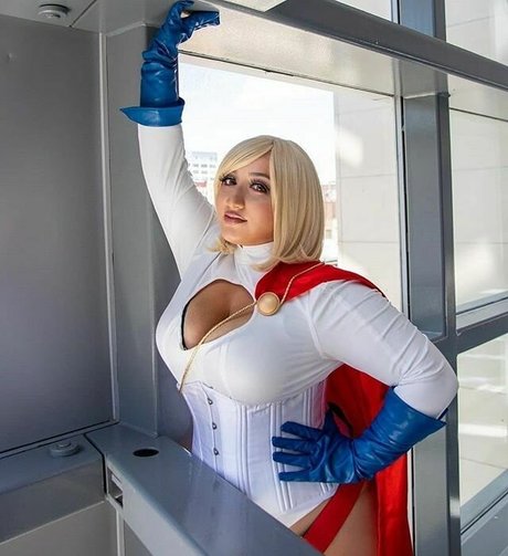 Nikki Geeks sexy star gallery