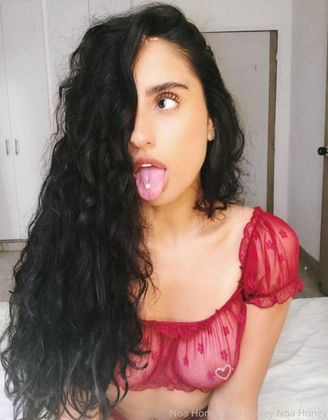 Noa Honey pornstar beautiful photos