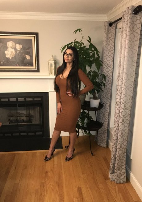 Nysa Moore hot model pics