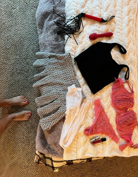 fayelinaplays model pretty pictures