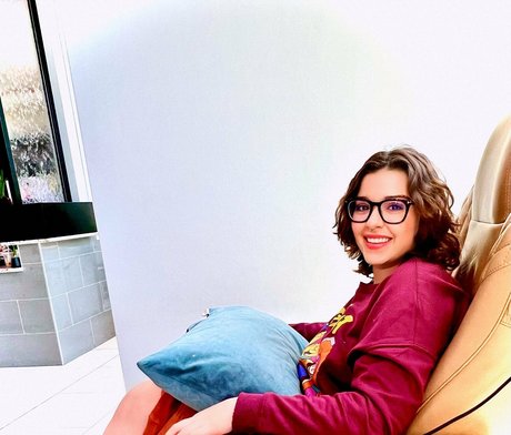 selfcarebrooke nude actress photo