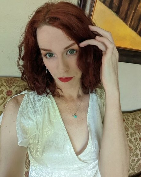 Faye Holloway star xxx photo