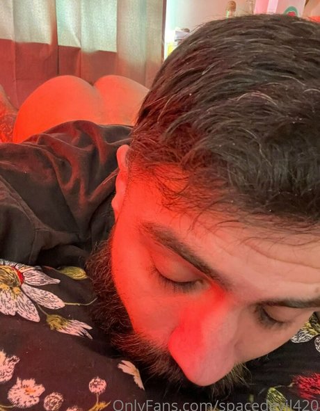 spacedevil420 naked model img