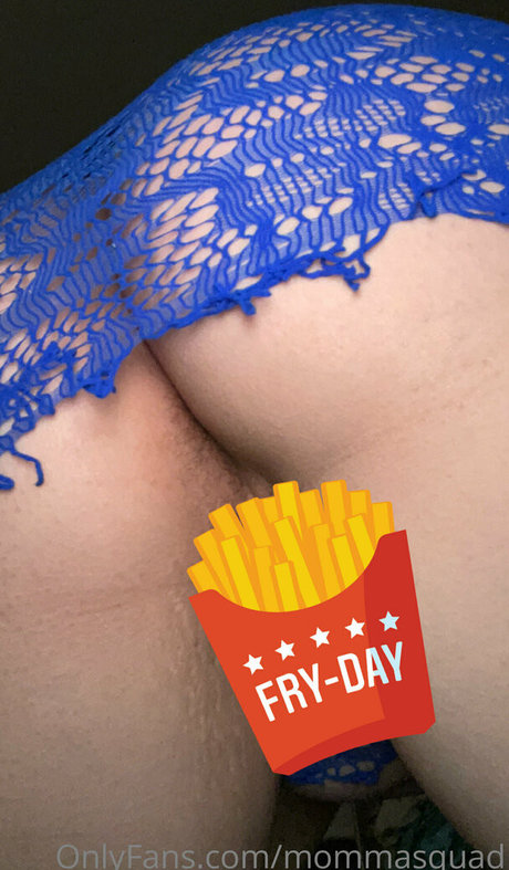 mommasquad model nude pictures