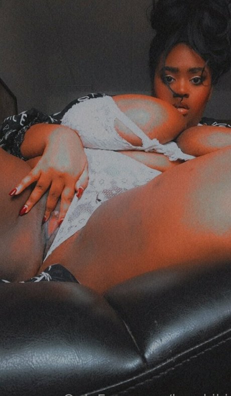 luvvkiki model high quality galleries