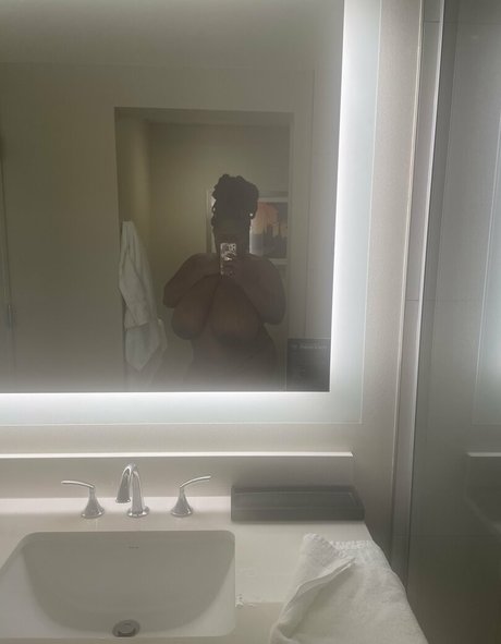 shaneii beautiful model img