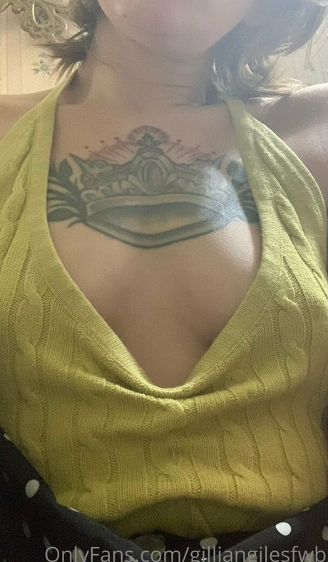 gilliangilesfwb star perfect pic