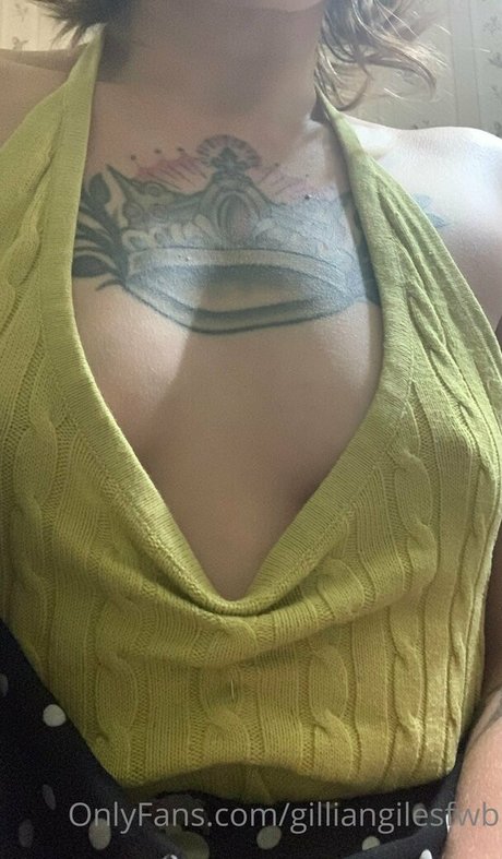 gilliangilesfwb pornstar nude photo