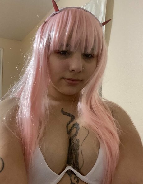 hellzzangel free hot star photo