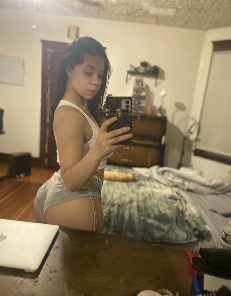 Isssabhaddie pornographic model photo