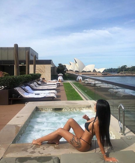 Stephanie Choi naked model pictures