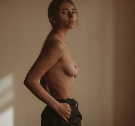 Lowkee Karlee pornographic model images