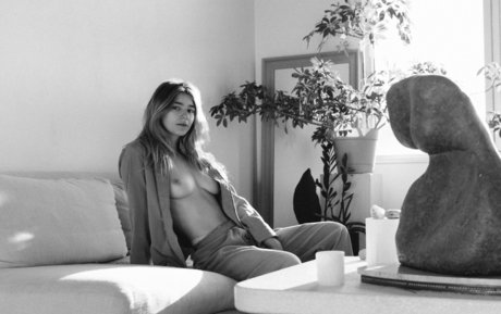 Lowkee Karlee sexy model photo