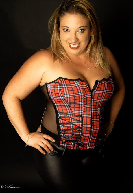 Ann Carvecson adult model images