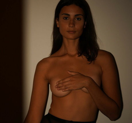 Ariannelayer hot model images