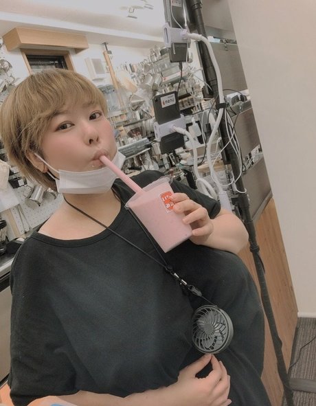 Pchan 666 pretty model photo