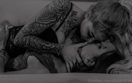 sarahmeeeow star xxx archive