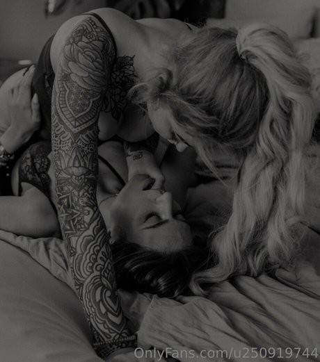 sarahmeeeow xxx model images