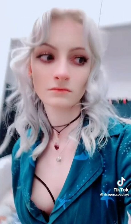 Dragon Cosplays star high quality gallery