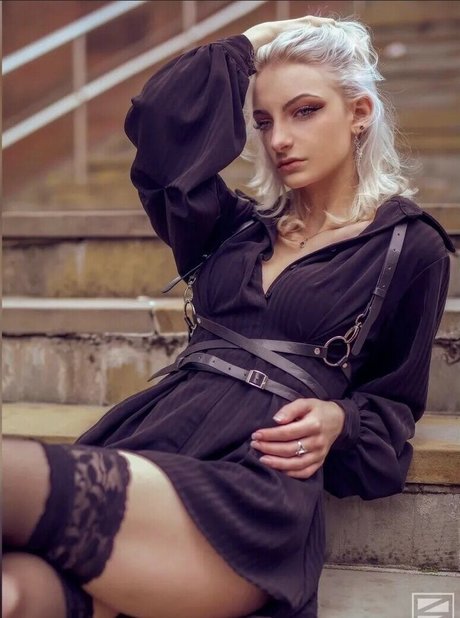 Dragon Cosplays nice model image