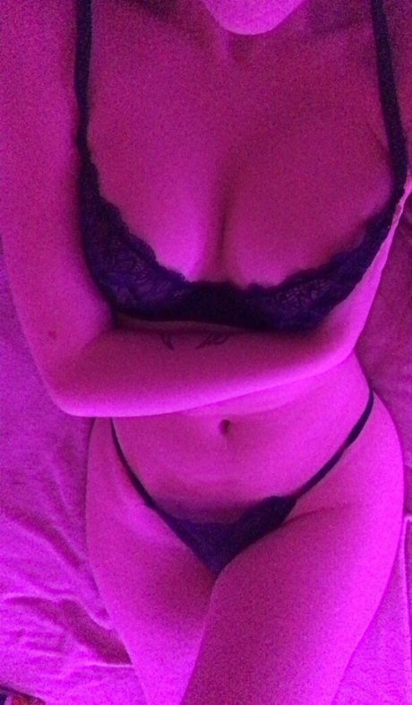 leablu27 pornographic model image