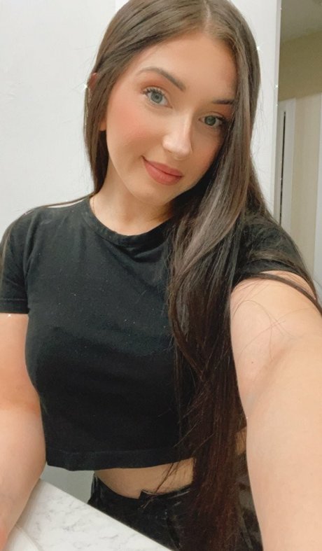 Rachel Rainx adult model photo