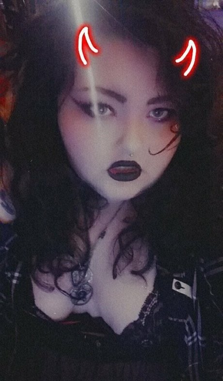 onechubbywitch naked model pics