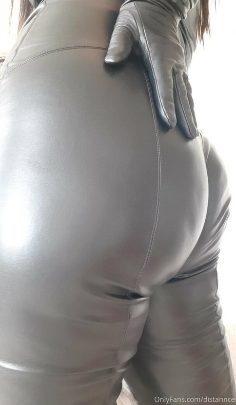 distannce model exclusive image