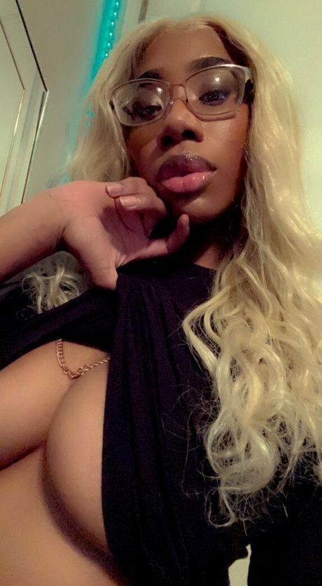 womanflo free model photos