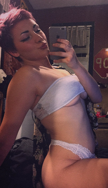 goddexox exclusive model image