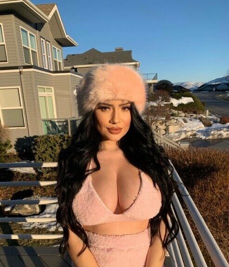 scauzz adult model image