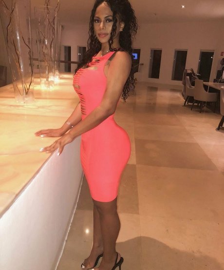 Strella Katt high quality star photos